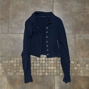 BRANDY MELVILLE CROPPED BUTTON UP